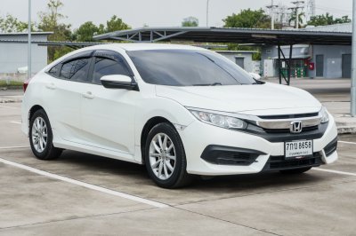 HONDA CIVIC 1.8 E ปี2017 (7กข8658)
