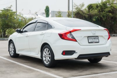 HONDA CIVIC 1.8 E ปี2017 (7กข8658)