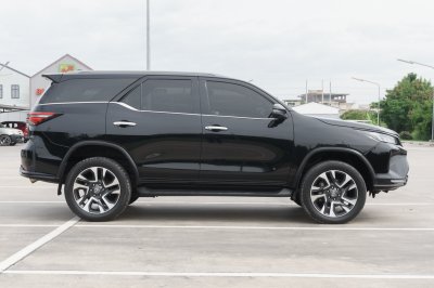 TOYOTA FORTUNER 2.4 LEGENDER ปี2022 (2ขย7321)