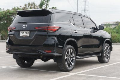 TOYOTA FORTUNER 2.4 LEGENDER ปี2022 (2ขย7321)