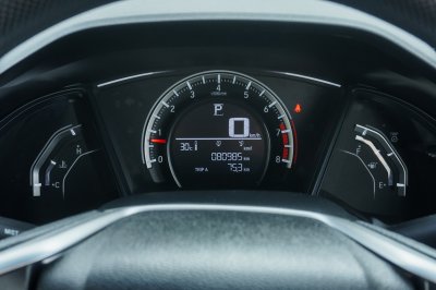 HONDA CIVIC 1.8 E ปี2017 (7กข8658)