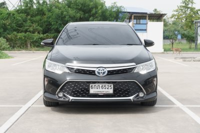 TOYOTA CAMRY 2.5 HV NAVI ปี2017 (6กภ6525)