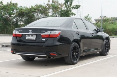TOYOTA CAMRY 2.5 HV NAVI ปี2017 (6กภ6525)