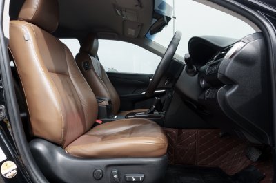 TOYOTA CAMRY 2.5 HV NAVI ปี2017 (6กภ6525)