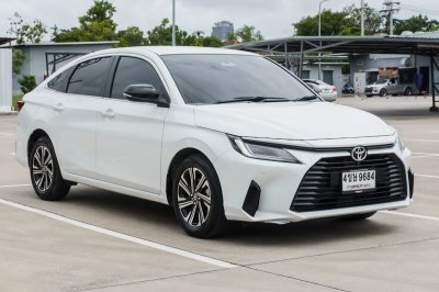 TOYOTA YARIS ATIV 1.2 PREMIUM LUXURY AT ปี2023 (4ขษ9684)