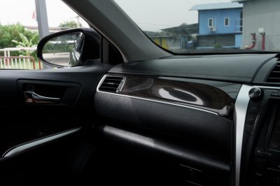 TOYOTA CAMRY 2.5 HV NAVI ปี2017 (6กภ6525)