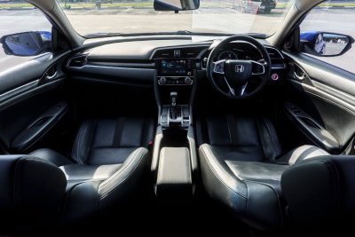 HONDA CIVIC 1.8 EL ปี2019 จด2020 (9กฮ3195)