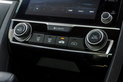 HONDA CIVIC 1.8 EL ปี2019 จด2020 (9กฮ3195)