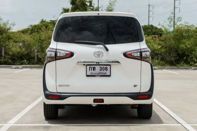 TOYOTA SIENTA 1.5 V ปี2018 (กท306)