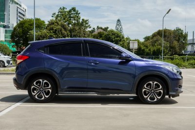 HONDA HR-V 1.8 E AT ปี 2016 (6กฆ6628)