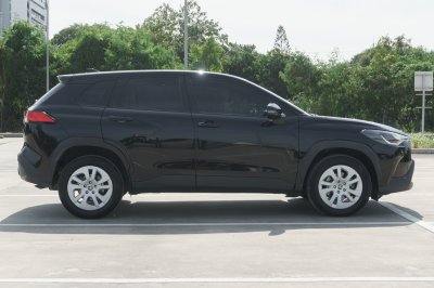 TOYOTA COROLLA CROSS 1.8 SPORTS ปี2022 (3ขน1183)