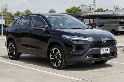 TOYOTA COROLLA CROSS 1.8 HYBRID PREMIUM ปี2024 (งต1361)