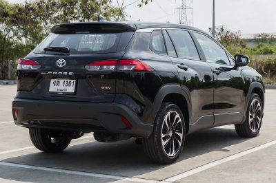 TOYOTA COROLLA CROSS 1.8 HYBRID PREMIUM ปี2024 (งต1361)