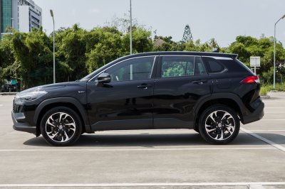 TOYOTA COROLLA CROSS 1.8 HYBRID PREMIUM ปี2024 (งต1361)