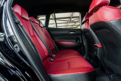 TOYOTA COROLLA CROSS 1.8 HYBRID PREMIUM ปี2024 (6ขฎ6002)