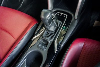 TOYOTA COROLLA CROSS 1.8 HYBRID PREMIUM ปี2024 (6ขฎ6002)