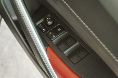 TOYOTA COROLLA CROSS 1.8 HYBRID PREMIUM ปี2024 (6ขฎ6002)