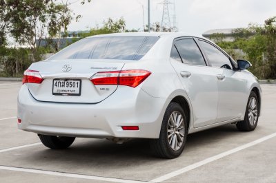 TOYOTA ALTIS 1.6 G AT ปี2015 (4กฆ9501)