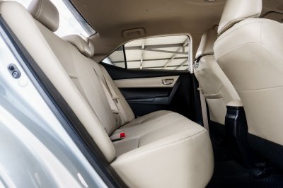 TOYOTA ALTIS 1.6 G AT ปี2015 (4กฆ9501)