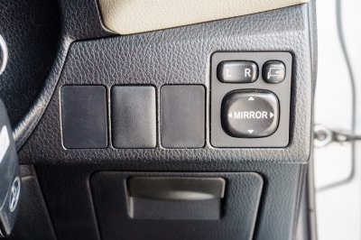 TOYOTA ALTIS 1.6 G AT ปี2015 (4กฆ9501)