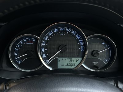 TOYOTA ALTIS 1.6 G AT ปี2015 (4กฆ9501)