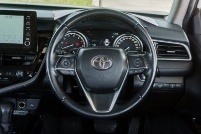 TOYOTA CAMRY 2.5 SPORT AT ปี2021 จด2022 (2ขภ5603)