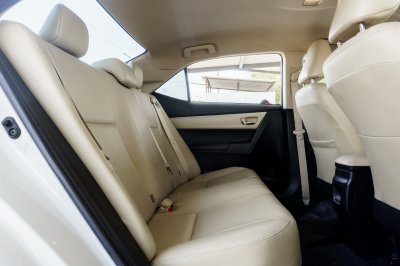 TOYOTA ALTIS 1.6 G AT ปี2019 (8กผ1905)