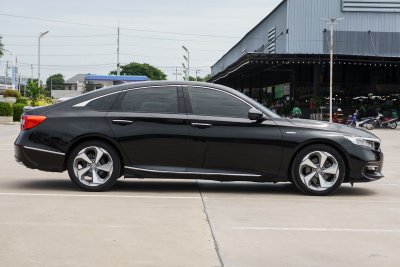 HONDA ACCORD 2.0 HYBRID TECH AT ปี 2019 (9กฒ7672)