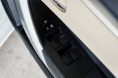 TOYOTA ALTIS 1.6 G AT ปี2019 (8กผ1905)