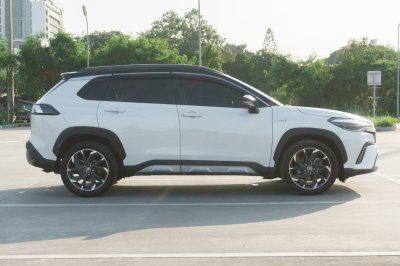 TOYOTA COROLLA CROSS 1.8 HV GR SPORT AT ปี 2022 (3ขจ3253)
