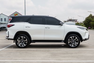TOYOTA FORTUNER 2.4 LEGENDER ปี2022 (3ขย3213)