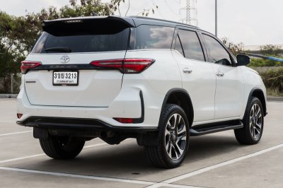 TOYOTA FORTUNER 2.4 LEGENDER ปี2022 (3ขย3213)