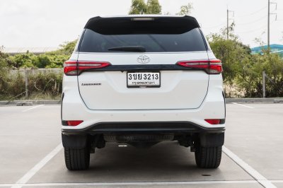 TOYOTA FORTUNER 2.4 LEGENDER ปี2022 (3ขย3213)