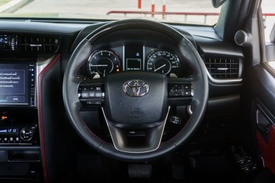 TOYOTA FORTUNER 2.4 LEGENDER ปี2021 (1ขส7919)