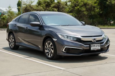 HONDA CIVIC 1.8 E ปี2019 (8กค3743)