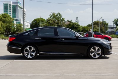 HONDA ACCORD 2.0 E:HEV EL+ ปี2021 (2ขห6741)