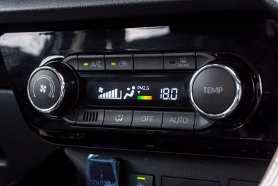 TOYOTA YARIS 1.2 PREMIUM ปี2023 (3ขษ4220)