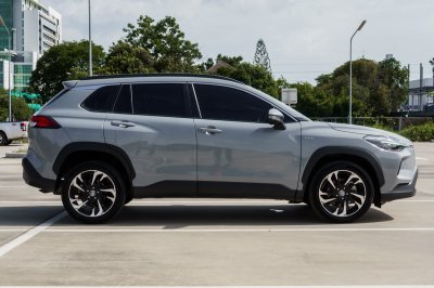 TOYOTA COROLLA CROSS 1.8 HEV PREMIUM LUXURY ปี2024 (งว9153)