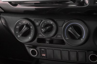 TOYOTA REVO DUAL CAB 2.4 PRERUNNER E PLUS AT ปี2019 (8กท9138)