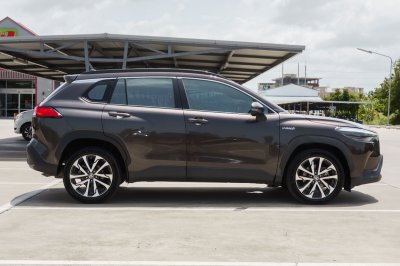 TOYOTA COROLLA CROSS 1.8 HYBRID PREMIUM SAFETY ปี2021 (1ขอ3340)