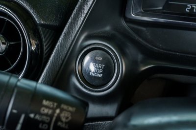 MAZDA 2 1.3 HIGH CONNECT AT ปี 2018 (7กว5156)