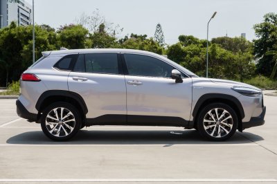 TOYOTA COROLLA CROSS 1.8 HYBRID PREMIUM ปี2022 (2ขพ9014)
