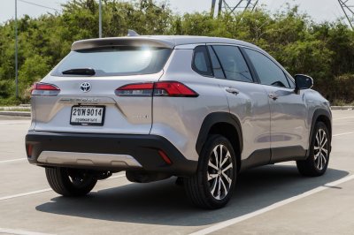 TOYOTA COROLLA CROSS 1.8 HYBRID PREMIUM ปี2022 (2ขพ9014)