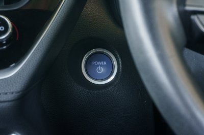 TOYOTA COROLLA CROSS 1.8 HYBRID PREMIUM ปี2022 (2ขพ9014)