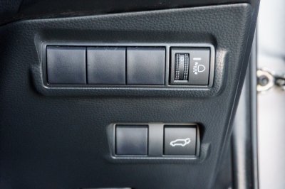 TOYOTA COROLLA CROSS 1.8 HYBRID PREMIUM ปี2022 (2ขพ9014)