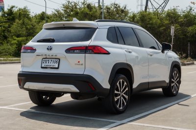 TOYOTA COROLLA CROSS 1.8 HYBRID PREMIUM SAFETY ปี2022 (2ขร7106)