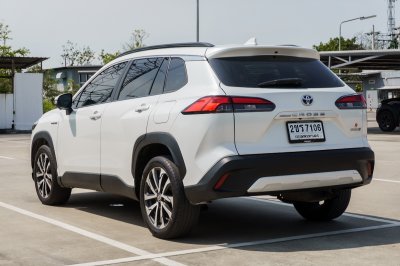 TOYOTA COROLLA CROSS 1.8 HYBRID PREMIUM SAFETY ปี2022 (2ขร7106)