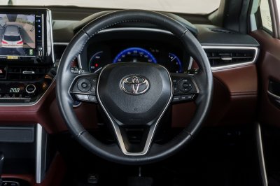 TOYOTA COROLLA CROSS 1.8 HYBRID PREMIUM SAFETY ปี2022 (2ขร7106)