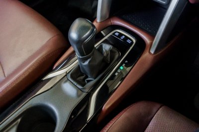 TOYOTA COROLLA CROSS 1.8 HYBRID PREMIUM SAFETY ปี2021 (1ขว4271)