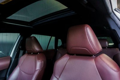 TOYOTA COROLLA CROSS 1.8 HYBRID PREMIUM SAFETY ปี2022 (2ขร7106)